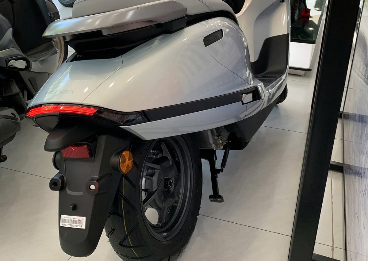 Gi&aacute; xăng dầu chiều nay 26/6: Giảm mất phanh, Honda mở b&aacute;n xe m&aacute;y mới kh&ocirc;ng cần đổ xăng tại Việt Nam