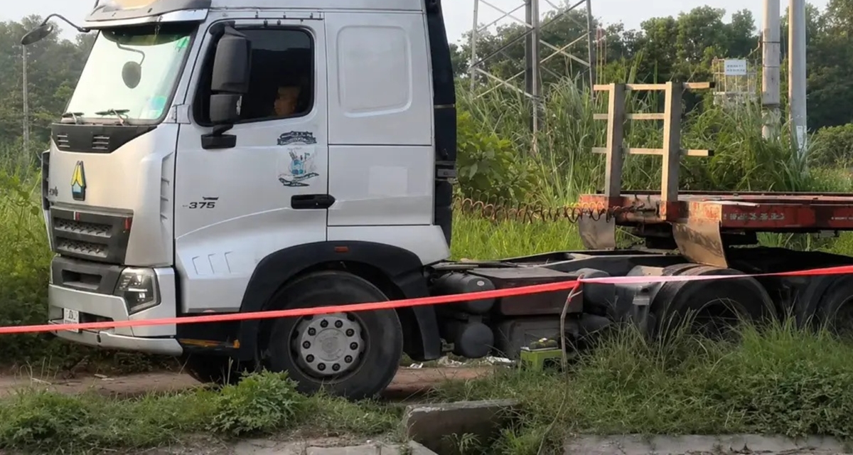 Th&ocirc;ng tin đ&aacute;ng ch&uacute; &yacute; vụ t&agrave;i xế mở cửa xuống xe rơi v&agrave;o hố ga tử vong, ai sẽ phải chịu tr&aacute;ch nhiệm?