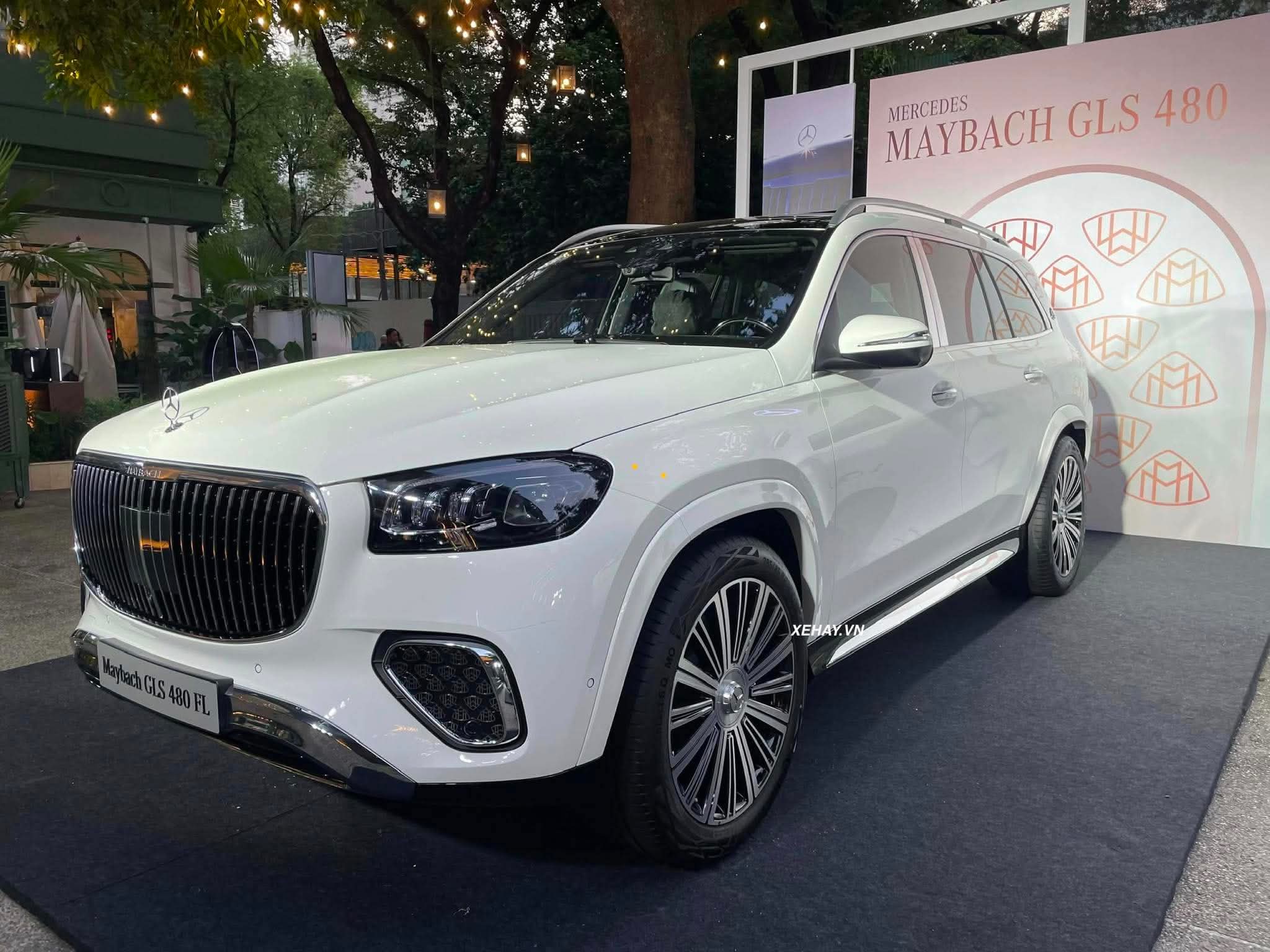 Mercedes-Maybach GLS 480 2026 ra mắt Việt Nam: Gi&aacute; gần 9 tỷ đồng, n&acirc;ng cấp MBUX AR, khoang First-Class \'đấu\' Range Rover