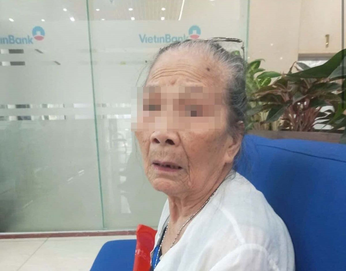 Cụ b&agrave; 97 tuổi ở H&agrave; Nội đi 3 lần mới nhận được tiền chế độ, l&atilde;nh đạo phường l&ecirc;n tiếng