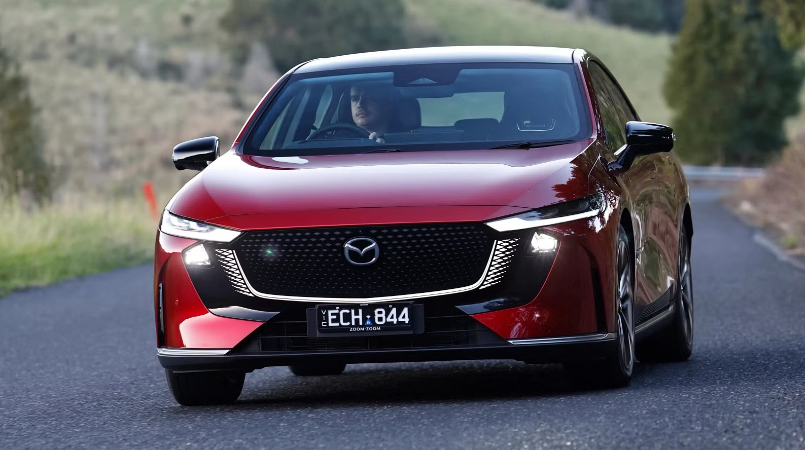 Mazda 6e 2026 n&acirc;ng cấp \'khủng\': Pin LFP thế hệ 2, sạc 30-80% chỉ 15 ph&uacute;t, c&ocirc;ng nghệ mới vượt bản ch&acirc;u &Acirc;u