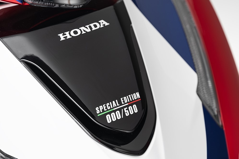 Honda SH 150i phi&ecirc;n bản mới chốt gi&aacute; b&aacute;n hấp dẫn, sẵn s&agrave;ng 'c&ocirc;ng ph&aacute;' thị trường Việt Nam với thiết kế cực đẹp ảnh 2