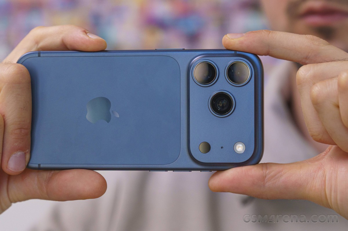 Đ&acirc;y l&agrave; chiếc iPhone Pro nhỏ gọn mạnh mẽ nhất th&aacute;ng 7 tiết kiệm hơn nhiều iPhone 17 Pro Max