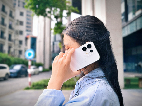 Tr&ecirc;n tay, đ&aacute;nh gi&aacute; nhanh OPPO Reno 16 Pro 5G: Thiết kế đẹp, trang bị nhiều t&iacute;nh năng camera AI xịn s&ograve;, pin 7.000 mAh