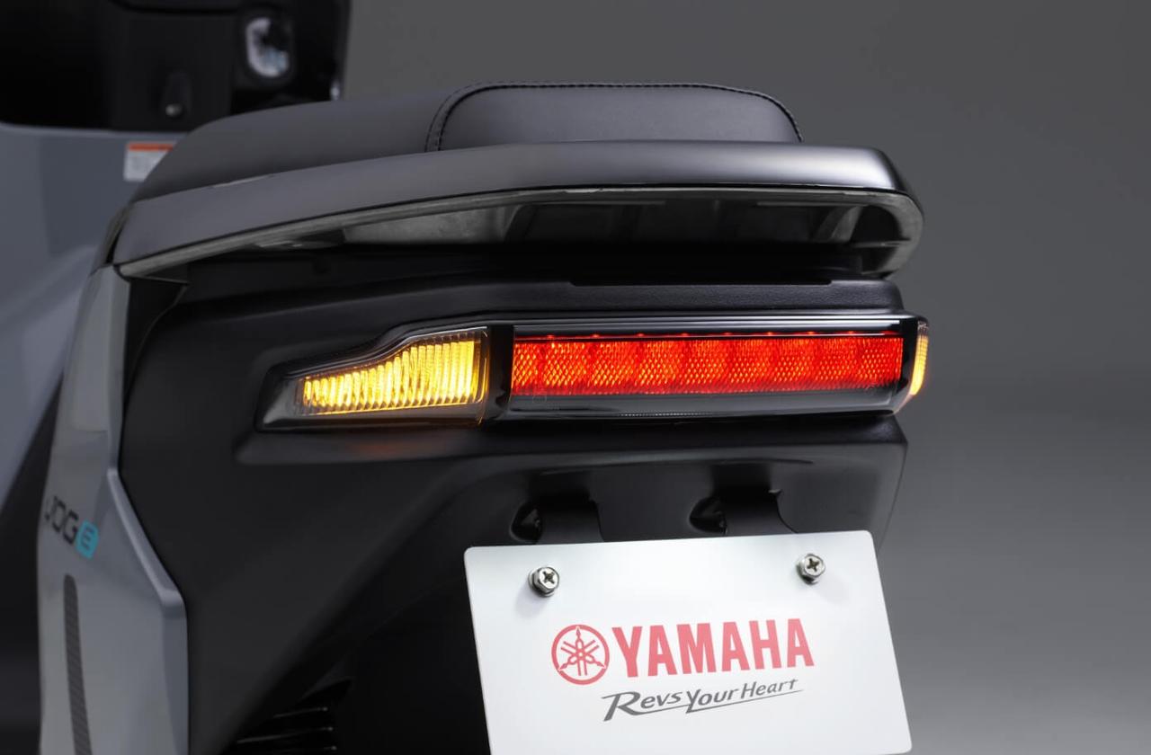 Gi&aacute; xăng dầu chiều nay 3/7: Xăng E10 RON95 ch&iacute;nh thức \'rơi xuống đ&aacute;y\', Yamaha liền tung xe m&aacute;y mới kh&ocirc;ng cần đổ xăng