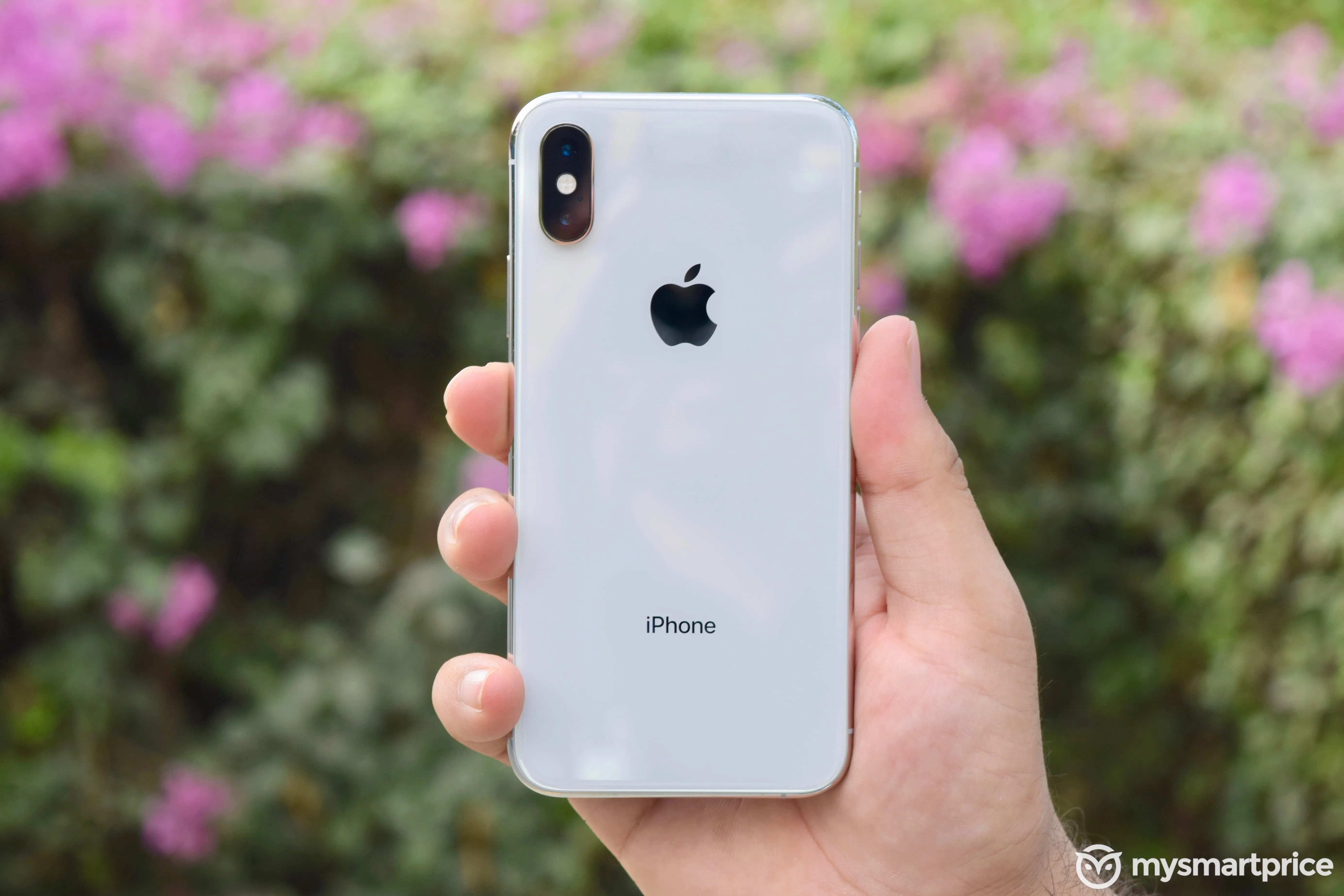Đ&acirc;y l&agrave; vua camera zoom quang rẻ nhất Việt Nam, m&agrave;n OLED, chụp đẹp ngang iPhone 16e, iPhone 17e