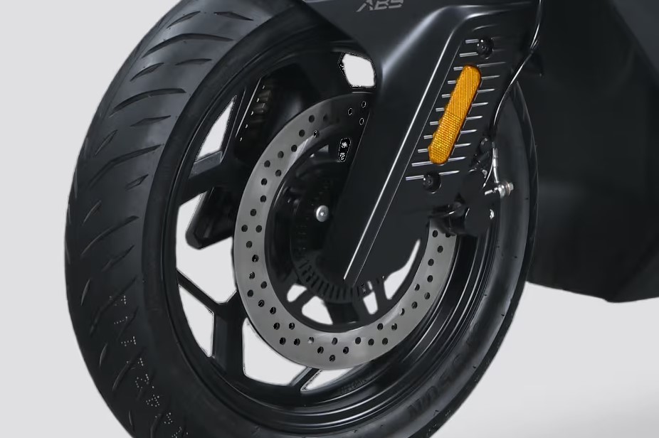 Tin xe trưa 6/7: &lsquo;Khắc tinh&rsquo; của Honda SH Mode ra mắt với gi&aacute; 48 triệu đồng, hầm hố v&agrave; xịn hơn Vision