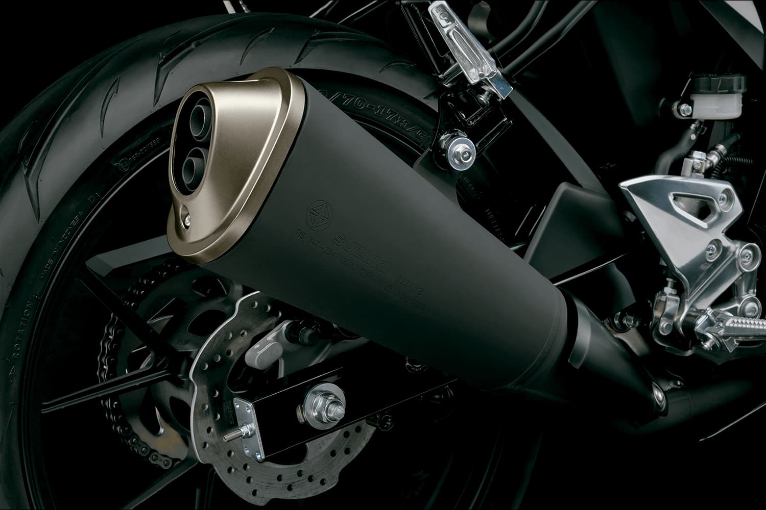 Suzuki ch&iacute;nh thức ra mắt &lsquo;vua c&ocirc;n tay&rsquo; 150cc mới gi&aacute; 70 triệu đồng: Ph&acirc;n kh&uacute;c đẹp hơn Honda Winner R