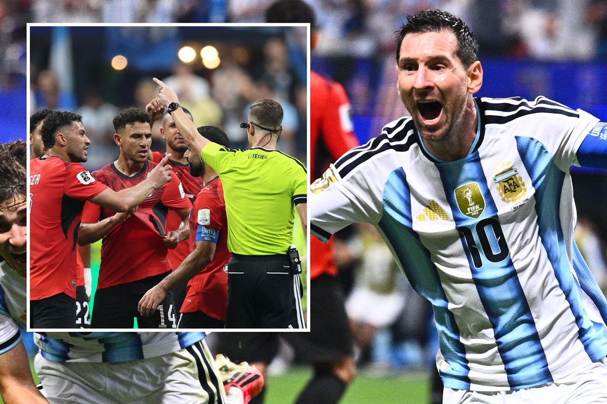 FIFA bị tố thi&ecirc;n vị Argentina, Messi ch&iacute;nh thức đ&aacute;p trả về c&aacute;o buộc d&agrave;n xếp ở trận thắng Ai Cập