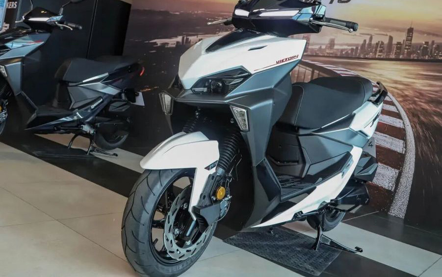 Tin xe trưa 8/7: Ch&iacute;nh thức ra mắt &lsquo;huyền thoại xe ga&rsquo; 125cc mới gi&aacute; 84 triệu đồng, &lsquo;chất&rsquo; hơn cả Honda SH