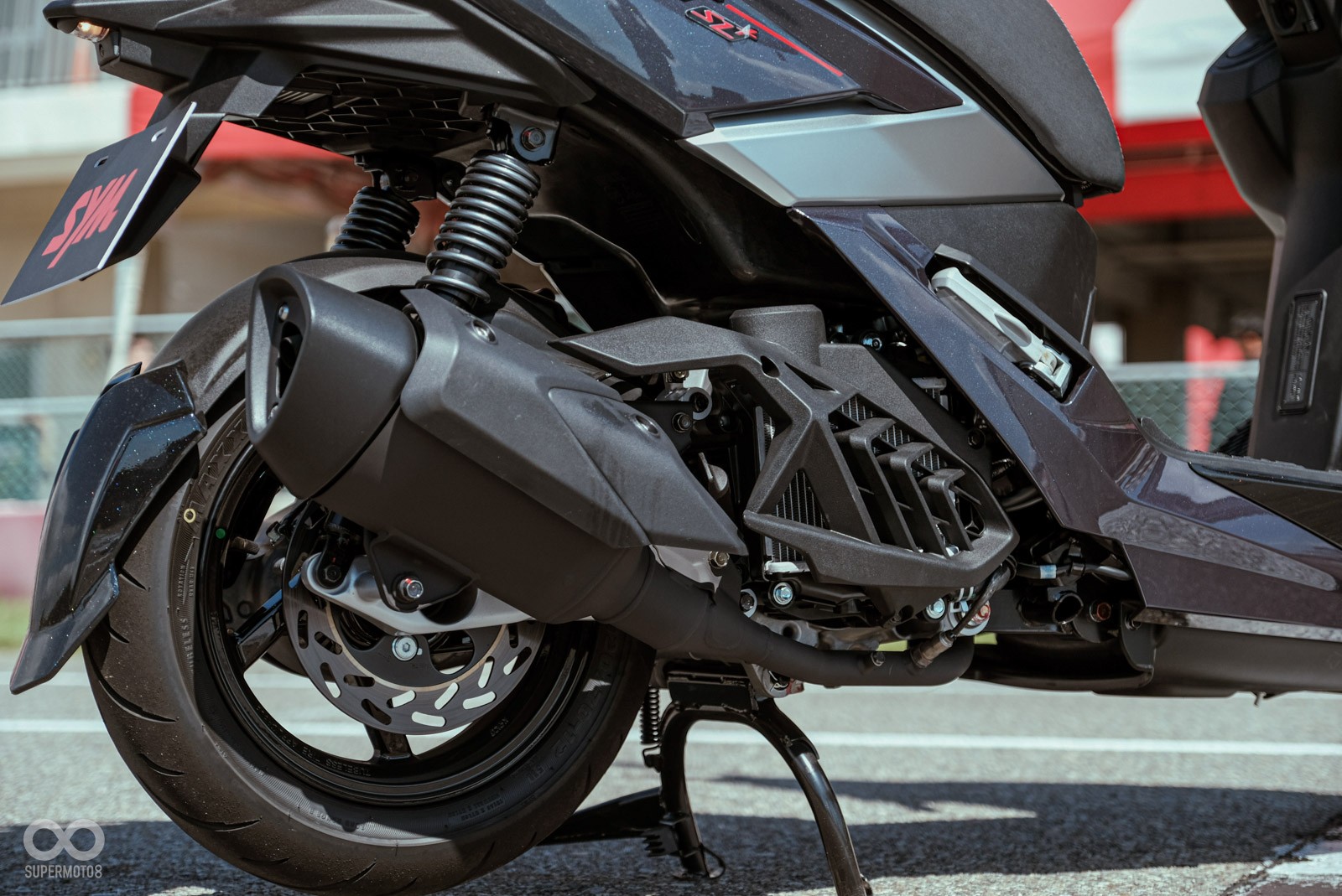 &lsquo;Khắc tinh&rsquo; của Honda SH 160i ch&iacute;nh thức ra mắt với gi&aacute; 88 triệu đồng: Thiết kế thể thao hơn Vario, c&oacute; ABS 2 k&ecirc;nh v&agrave; TCS ảnh 5
