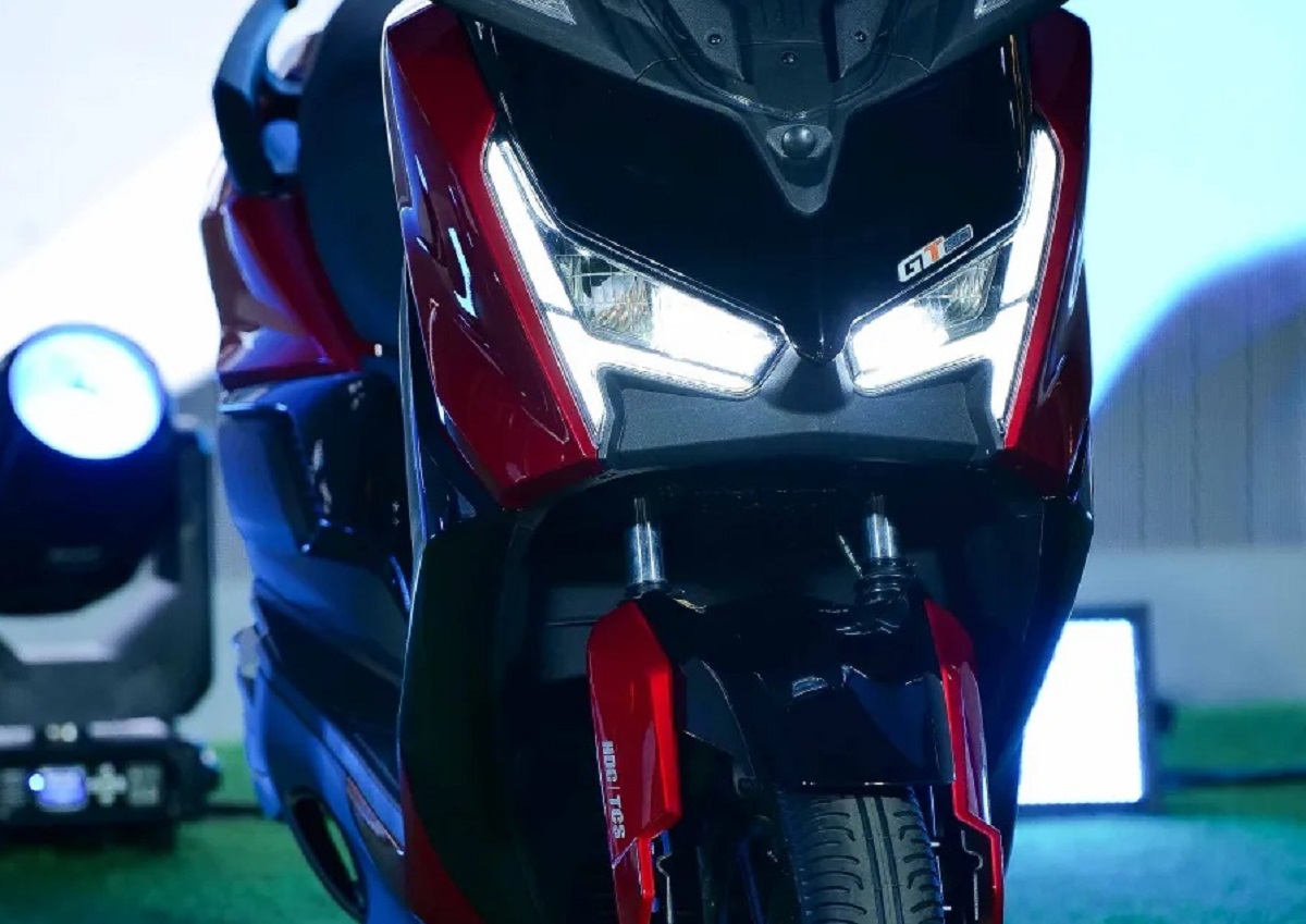 &lsquo;Vua xe ga&rsquo; mới ch&iacute;nh thức ra mắt gi&aacute; 40 triệu đồng: Thiết kế chất hơn Honda Air Blade v&agrave; Yamaha NVX