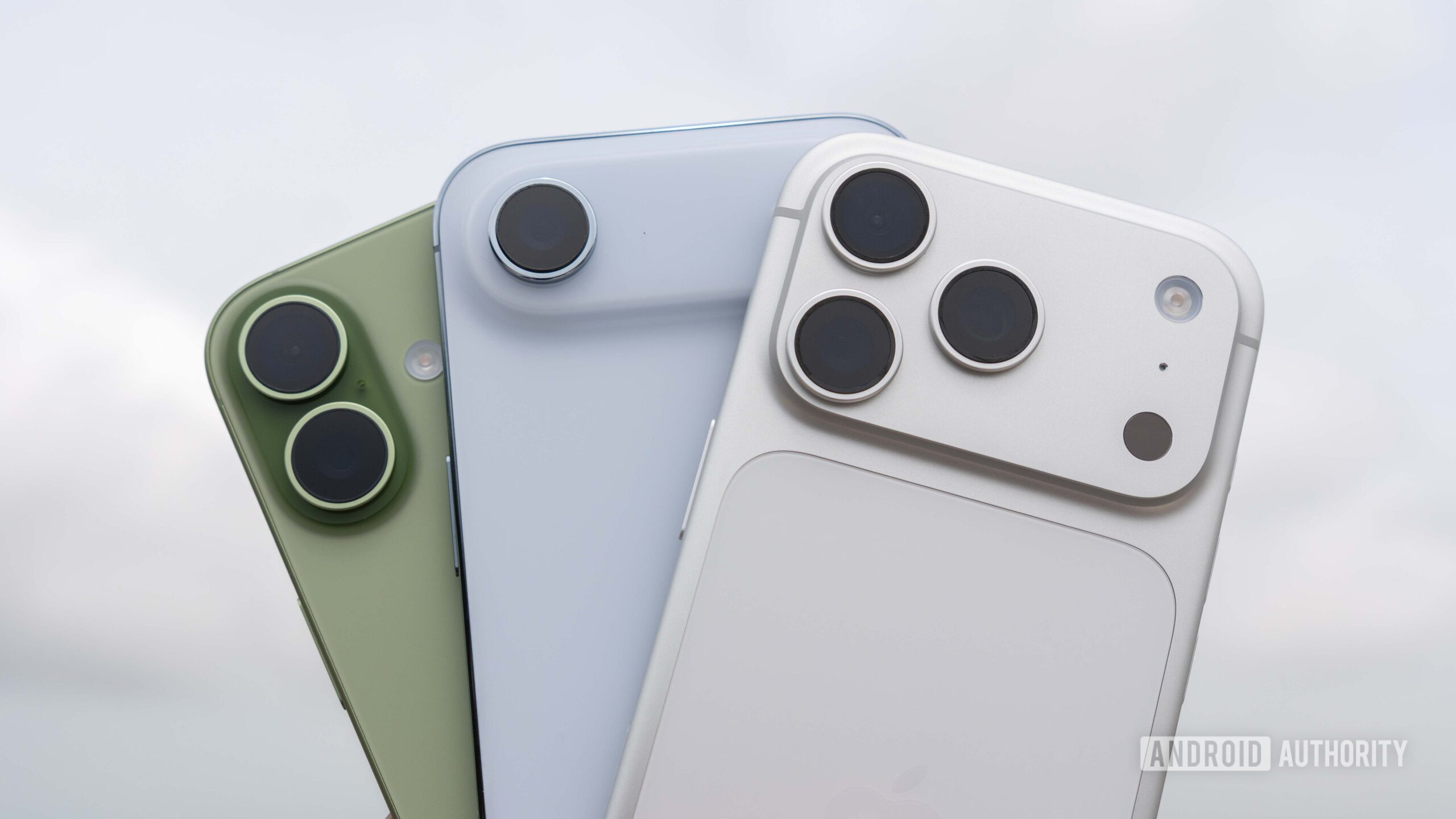 Bảng gi&aacute; iPhone 17 mới nhất th&aacute;ng 7: Hạ nhiệt s&acirc;u, iPhone 17e chỉ hơn 17 triệu đồng, iPhone Air giảm 29%