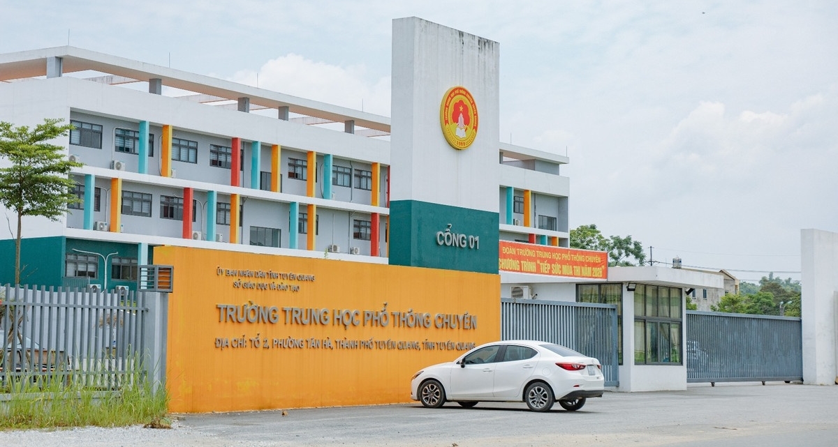 Bộ GD&ĐT trả lời về chuyện 328 th&iacute; sinh điểm thi THPT Chuy&ecirc;n Tuy&ecirc;n Quang đăng k&yacute; x&eacute;t tuyển đại học