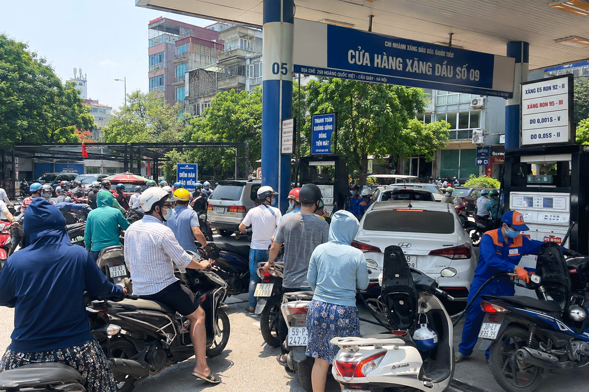 Gi&aacute; xăng dầu h&ocirc;m nay 15/7: Dầu thế giới c&aacute;n mốc cao nhất trong 1 th&aacute;ng? E5, E10 chờ điều chỉnh tăng gi&aacute;?