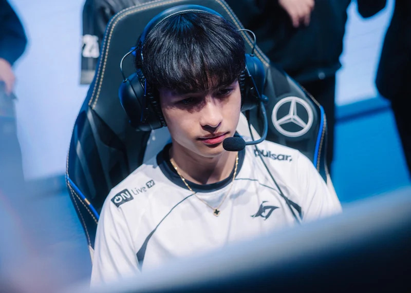 Xạ thủ Eddie &uacute;p mở khả năng giải nghệ sau m&ugrave;a giải 2026, người h&acirc;m mộ Team Secret Whales kh&ocirc;ng khỏi lo lắng