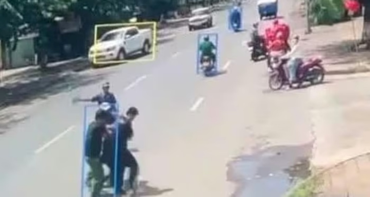 Ho&agrave;n cảnh đ&aacute;ng thương của người đ&agrave;n &ocirc;ng &lsquo;trần như nhộng&rsquo; giữa đường, chống đối khiến c&ocirc;ng an bị thương