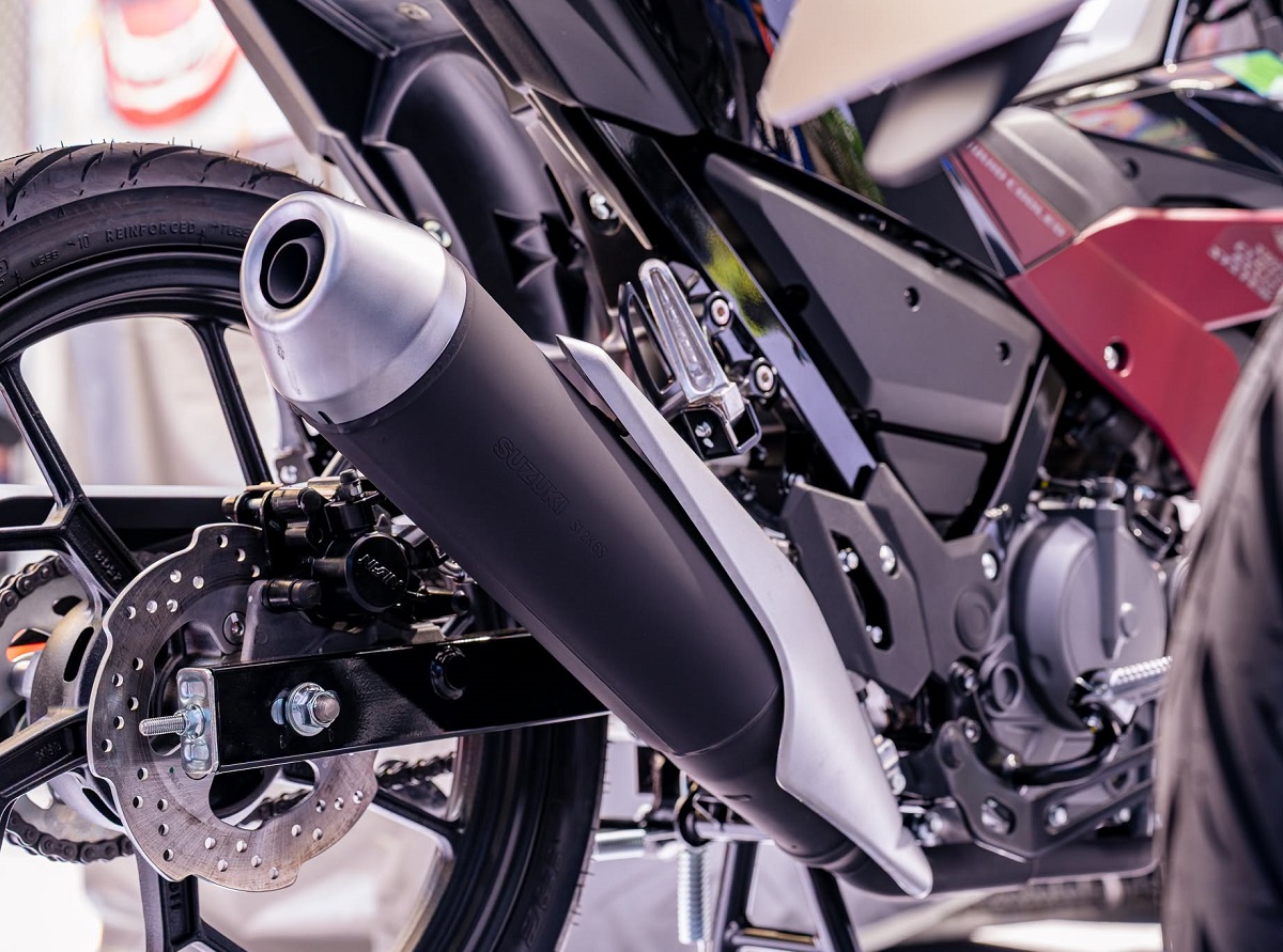 Suzuki ch&iacute;nh thức mở b&aacute;n \'huyền thoại c&ocirc;n tay\' 150cc mới tại Việt Nam: Đại chiến Honda Winner R, gi&aacute; 54,5 triệu đồng