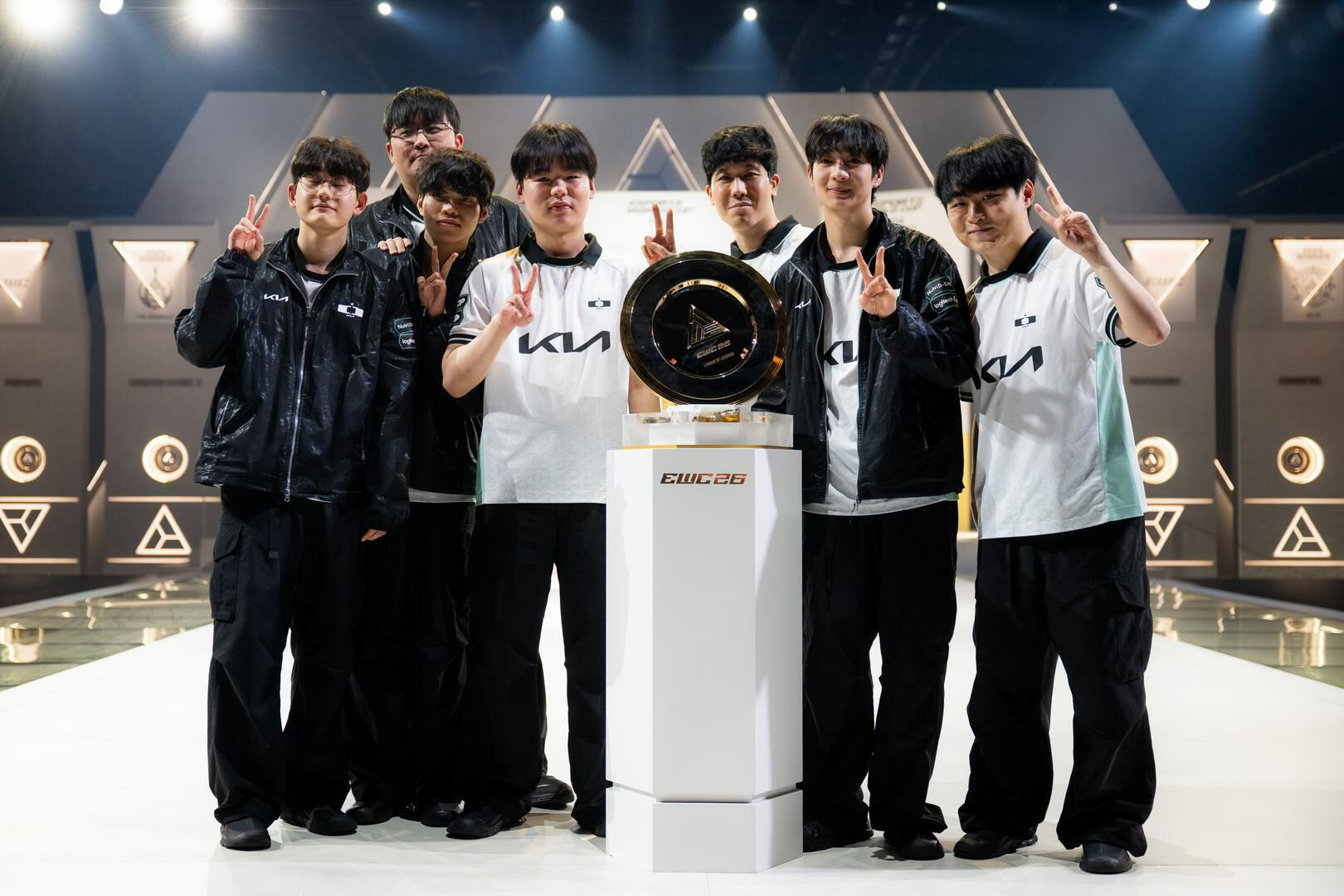 Dplus KIA v&ocirc; địch Esports World Cup 2026 bộ m&ocirc;n LMHT, KC &Aacute; qu&acirc;n, Gen.G v&agrave; T1 chia nhau hai vị tr&iacute; trong top 4