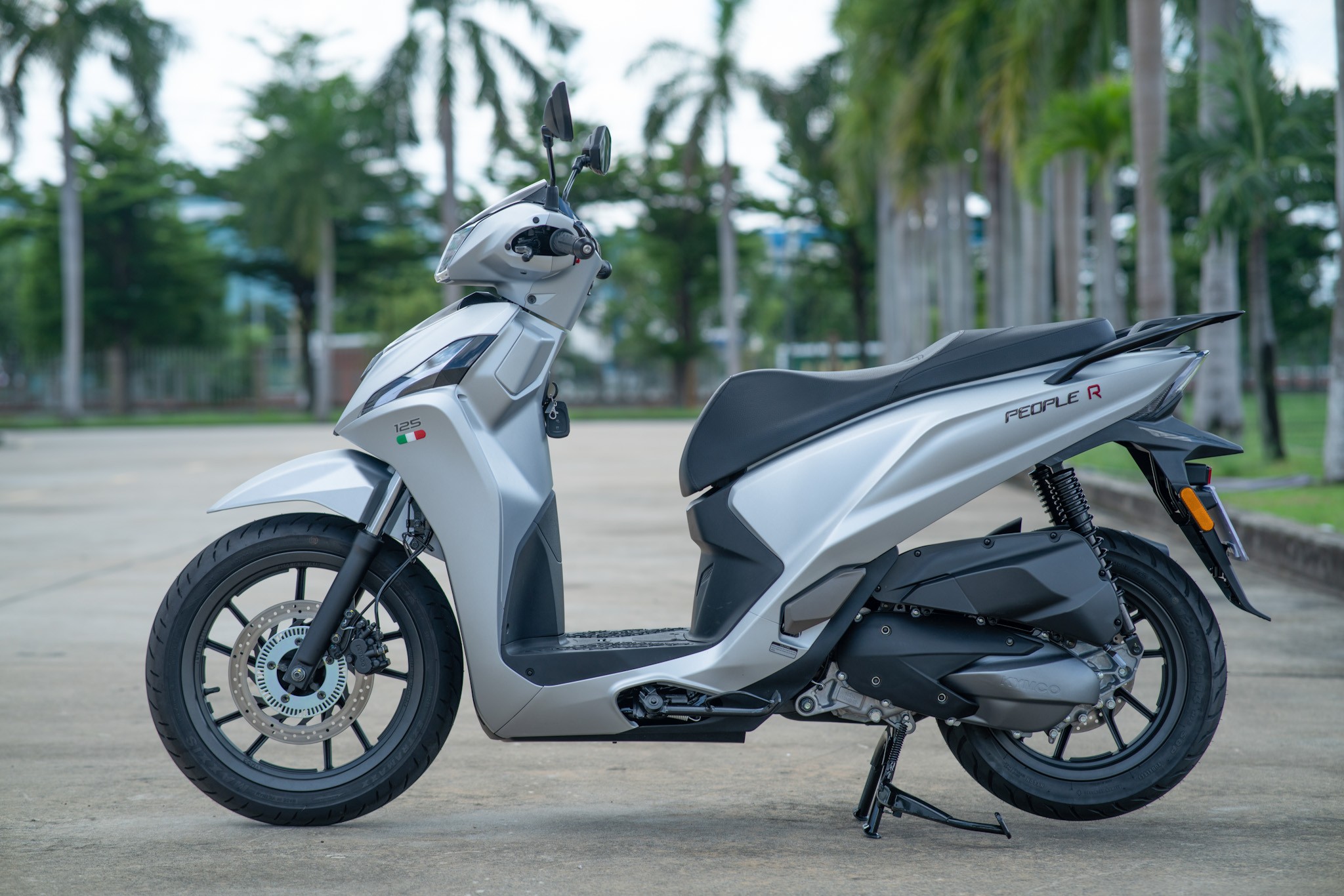 &lsquo;Cơn &aacute;c mộng&rsquo; của Honda SH 125i ra mắt tại Việt Nam, d&acirc;n t&igrave;nh dậy s&oacute;ng v&igrave; gi&aacute; mềm, trang bị xịn s&ograve; ảnh 5