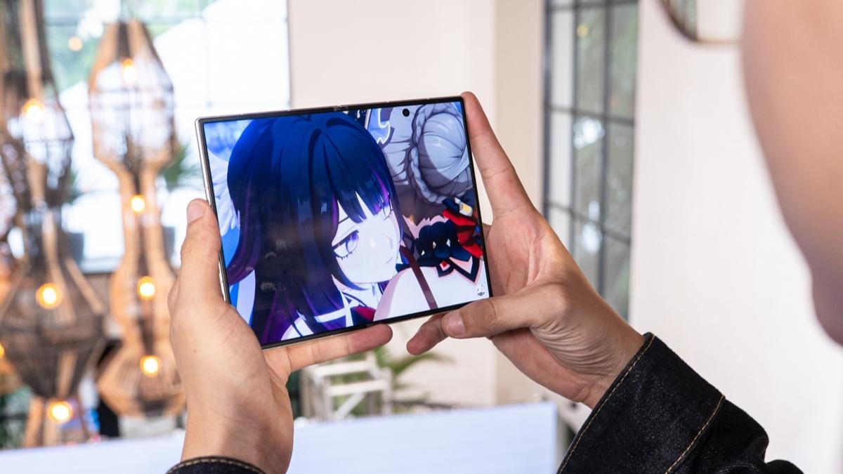 Giải m&atilde; m&agrave;n 4:3 tr&ecirc;n Galaxy Z Fold 8: V&igrave; sao Samsung ph&aacute; vỡ c&ocirc;ng thức 7 đời Fold?