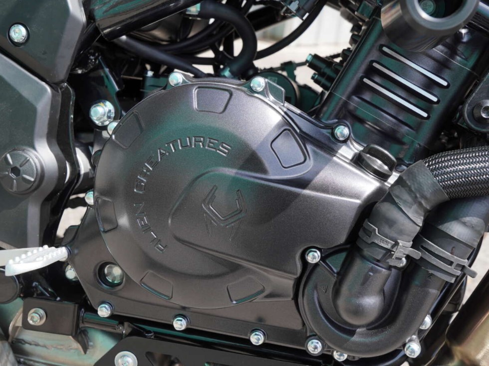 &lsquo;Vua c&ocirc;n tay&rsquo; mới ph&acirc;n khối lớn hơn Honda Winner R v&agrave; Yamaha Exciter ch&iacute;nh thức ra mắt, &lsquo;g&acirc;y sốt&rsquo; v&igrave; gi&aacute; qu&aacute; rẻ ảnh 5