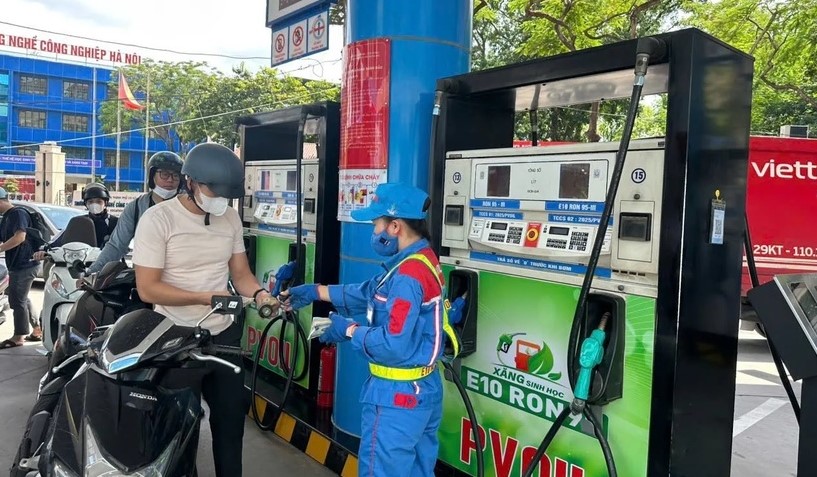 Gi&aacute; xăng dầu chiều nay 26/7: E10 v&agrave; RON 92 &lsquo;rẻ như b&uacute;n&rsquo;, dầu diesel giảm gần 20.000 đồng/l&iacute;t, gi&aacute; lăn b&aacute;nh VinFast VF 6