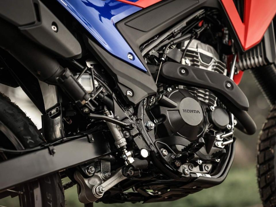 Honda ch&iacute;nh thức ra mắt &lsquo;huyền thoại c&ocirc;n tay&rsquo; mới gi&aacute; &lsquo;mềm&rsquo;: Kh&aacute;c biệt Winner R v&agrave; Yamaha Exciter, c&oacute; phanh ABS 2 k&ecirc;nh ảnh 6
