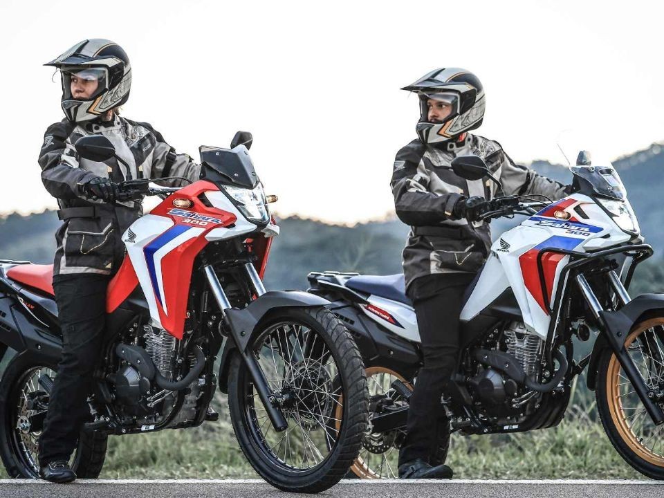 Tin xe trưa 28/7: &lsquo;Đ&agrave;n em&rsquo; của Honda Winner R ra mắt với gi&aacute; rẻ, phong c&aacute;ch kh&aacute;c xa Yamaha Exciter ảnh 1