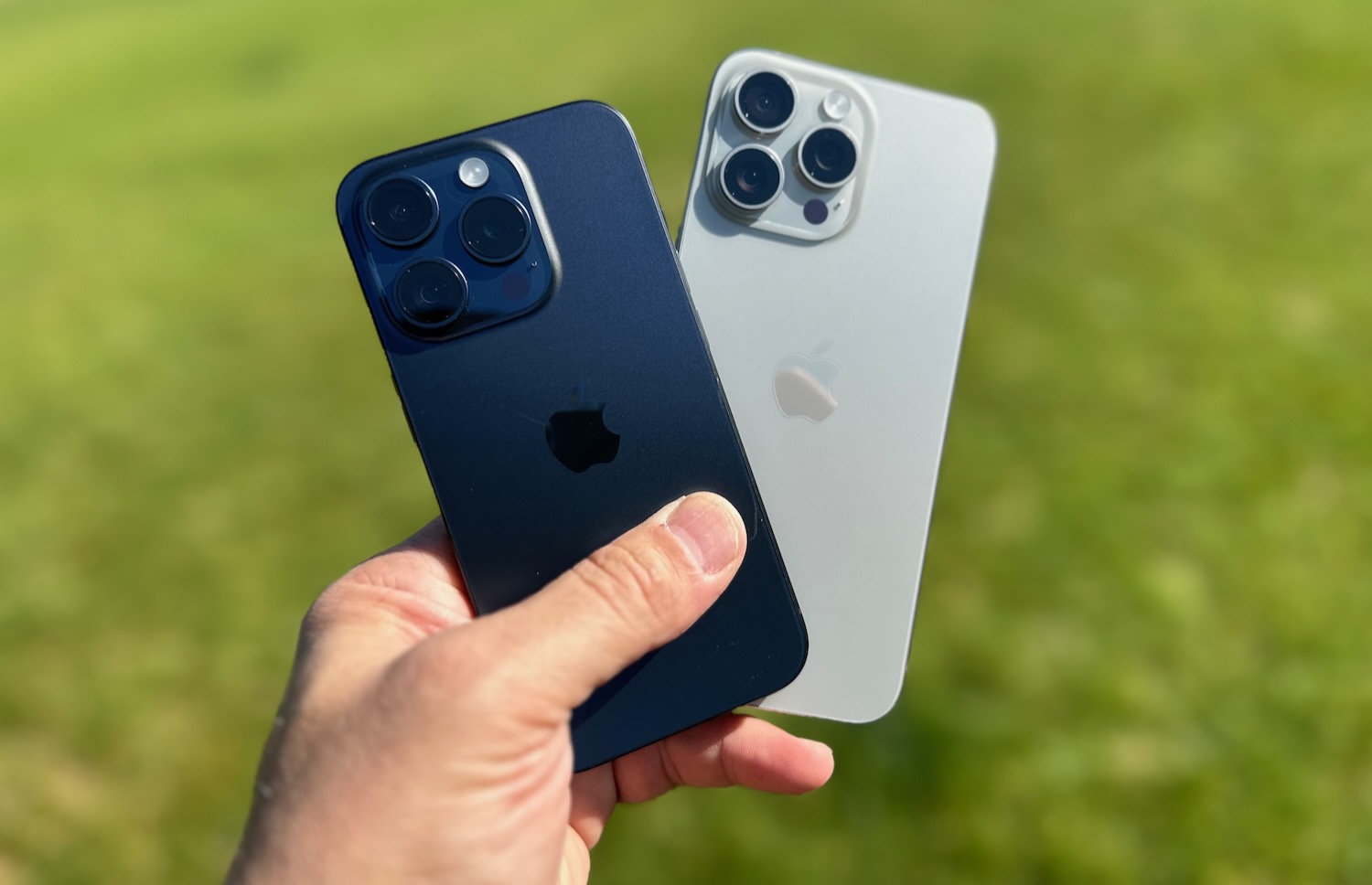 Bảng gi&aacute; iPhone 15 cuối th&aacute;ng 7: iPhone 15 Pro Max hạ như mưa, iPhone 15 Plus giảm khủng h&uacute;t kh&aacute;ch