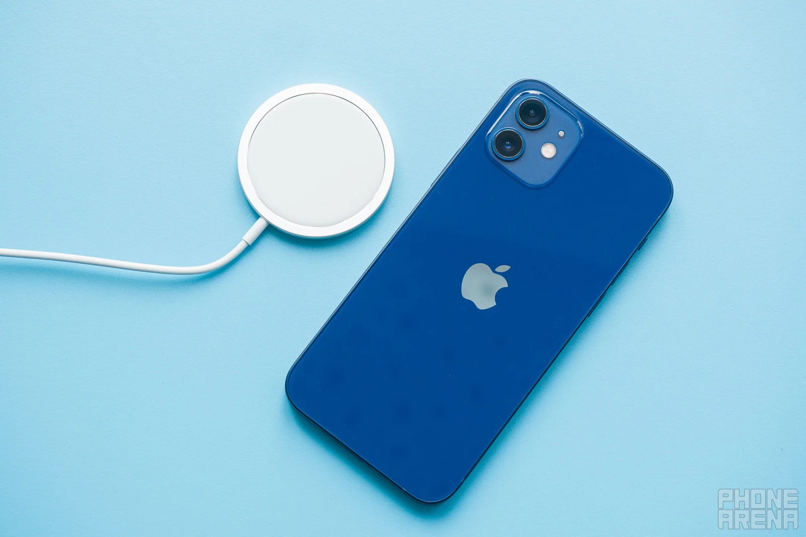 Đ&acirc;y l&agrave; iPhone 5G k&egrave;m m&agrave;n OLED rẻ nhất Việt Nam trang bị hơn iPhone 16e, gi&aacute; rẻ bằng 1/3 iPhone 17e