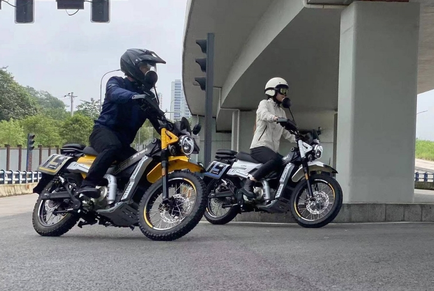 THRUST LT190 ra mắt tại Hy Lạp, xe tay ga adventure 190cc d&ugrave;ng CVT, 19 m&atilde; lực, c&oacute; ABS v&agrave; TCS