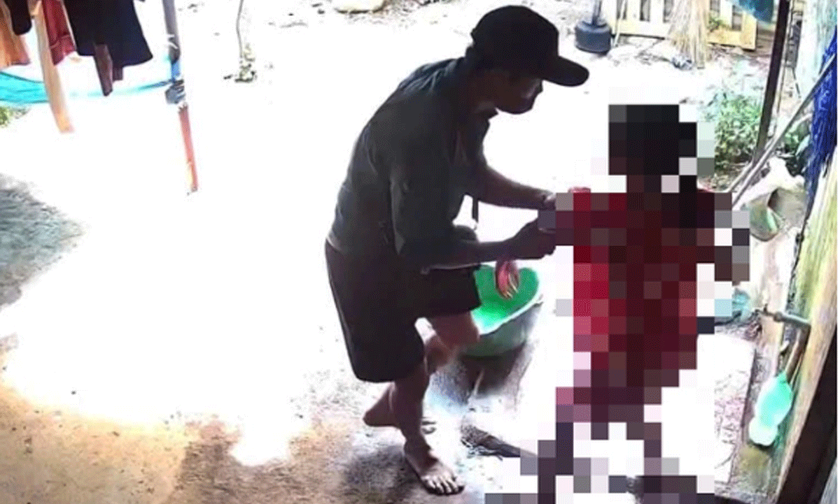 C&ocirc;ng an truy t&igrave;m g&atilde; đ&agrave;n &ocirc;ng che k&iacute;n mặt bất ngờ k&eacute;o tay, &ocirc;m b&eacute; g&aacute;i 10 tuổi: Ch&aacute;u b&eacute; hoảng sợ kể lại vụ việc