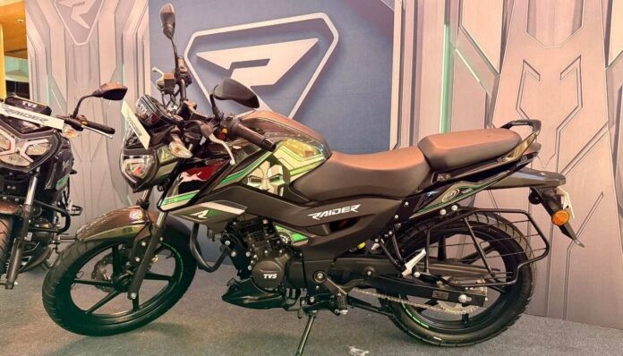 &lsquo;Vua c&ocirc;n tay&rsquo; 125cc mới ch&iacute;nh thức ra mắt: Gi&aacute; 22,8 triệu đồng rẻ bằng nửa Yamaha Exciter, c&oacute; ABS như Honda Winner R ảnh 2
