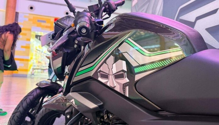 &lsquo;Vua c&ocirc;n tay&rsquo; 125cc mới ch&iacute;nh thức ra mắt: Gi&aacute; 22,8 triệu đồng rẻ bằng nửa Yamaha Exciter, c&oacute; ABS như Honda Winner R ảnh 3