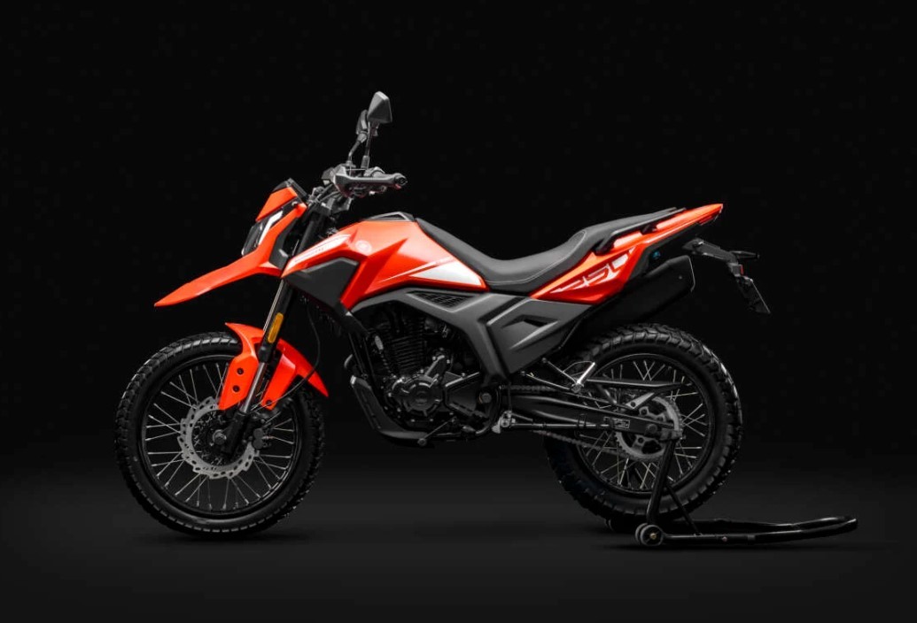 &lsquo;Vua c&ocirc;n tay&rsquo; 249cc mới của &Yacute; ra mắt với gi&aacute; 51 triệu đồng rẻ ngang Yamaha Exciter, trang bị &lsquo;đỉnh&rsquo; hơn Honda Winner R ảnh 2