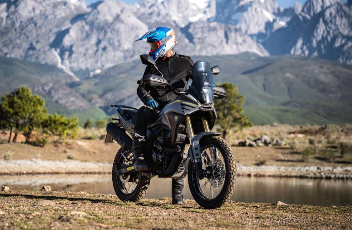 Ch&iacute;nh thức ra mắt &lsquo;&ocirc;ng ho&agrave;ng&rsquo; c&ocirc;n tay của &Yacute; gi&aacute; 63 triệu đồng: Kh&aacute;c biệt Yamaha Exciter, c&oacute; ABS k&ecirc;nh đ&ocirc;i ăn đứt Winner R ảnh 2