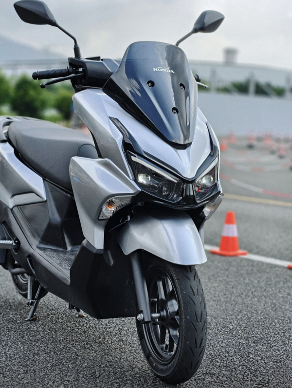 Honda ch&iacute;nh thức ra mắt &lsquo;vua xe ga&rsquo; 125cc ho&agrave;n to&agrave;n mới gi&aacute; 33 triệu đồng: &lsquo;N&eacute;t&rsquo; hơn Air Blade, trang bị xịn như SH ảnh 3
