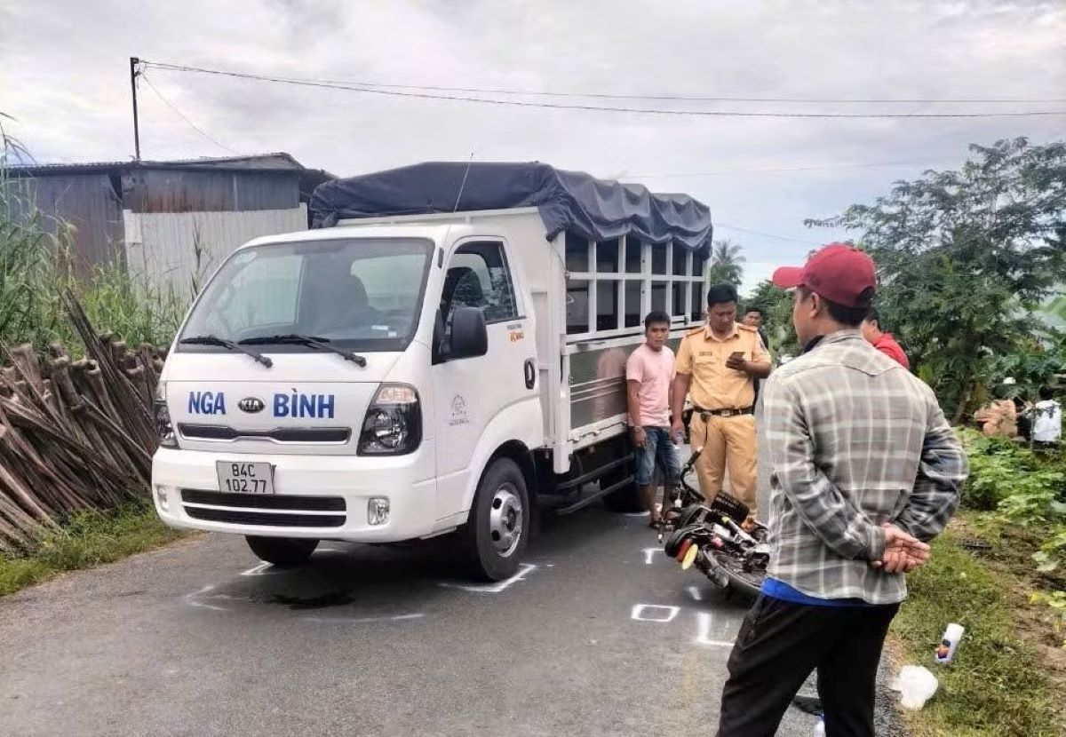 Vụ tai nạn l&agrave;m nữ sinh tử vong ở Vĩnh Long: T&agrave;i xế xe tải bị truy tố, c&oacute; t&igrave;nh tiết giảm nhẹ đ&aacute;ng ch&uacute; &yacute;