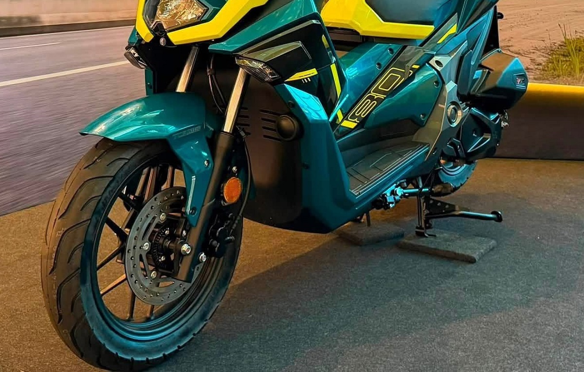 &lsquo;Vua xe ga&rsquo; 175cc mới ch&iacute;nh thức ra mắt gi&aacute; 60 triệu đồng: C&oacute; m&agrave;n TFT 7 inch \'khủng\', x&eacute; v&eacute; Honda SH