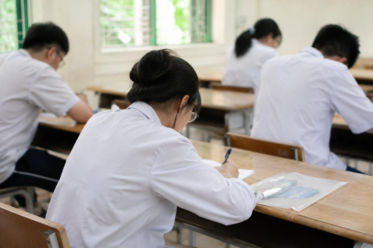 328 th&iacute; sinh Chuy&ecirc;n Tuy&ecirc;n Quang đăng k&yacute; trường tốp đầu, nguyện vọng sẽ được xử l&yacute; thế n&agrave;o sau khi thi lại?