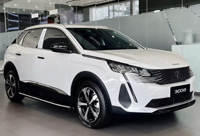 Điểm tin &ocirc; t&ocirc; 6/8: B&aacute;n tại điện VinFast VF Wild lộ diện, Cập nhật gi&aacute; xe Peugeot th&aacute;ng 8/2026