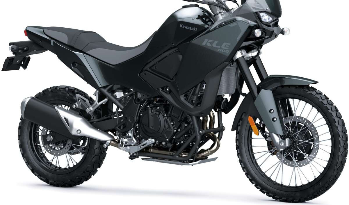 Tin xe hot 7/8: &lsquo;&Ocirc;ng ho&agrave;ng&rsquo; c&ocirc;n tay mới kh&aacute;c biệt Honda Winner R v&agrave; Yamaha Exciter ra mắt với gi&aacute; hấp dẫn