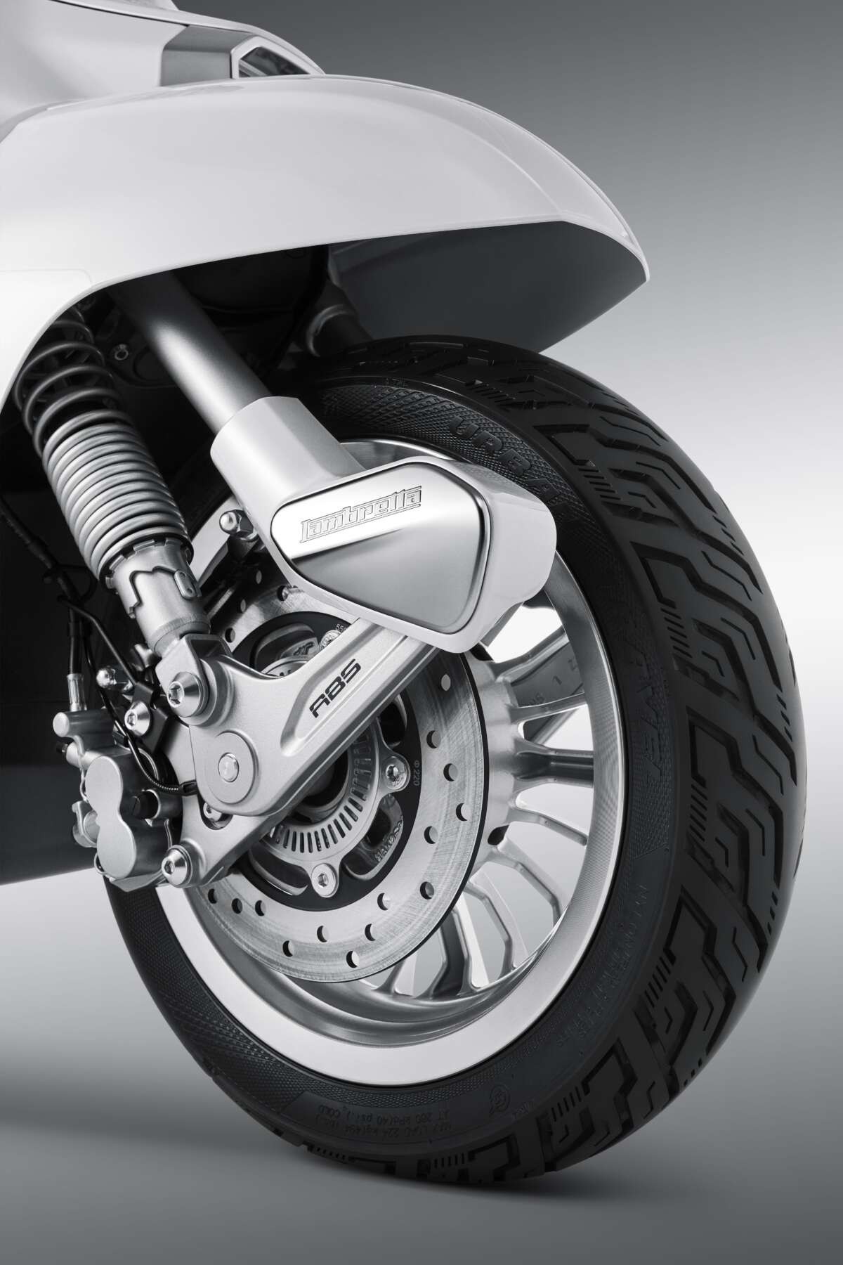 &lsquo;Vua xe ga&rsquo; 174cc mới ch&iacute;nh thức ra mắt: Thiết kế sang trọng, c&oacute; ABS 2 k&ecirc;nh như Honda SH, gi&aacute; hấp dẫn ảnh 6