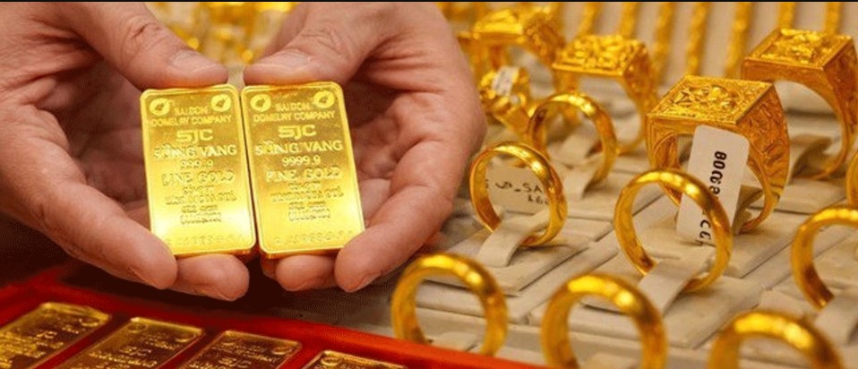 Cập nhật gi&aacute; v&agrave;ng h&ocirc;m nay 9/8 (trưa 9/8): V&agrave;ng SJC tăng 4 triệu/lượng sau 1 tuần, v&agrave;ng nhẫn 9999 biến động mạnh