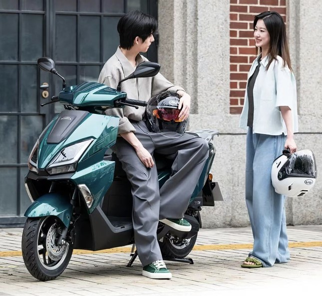 Thay thế Vision, Honda ch&iacute;nh thức ra mắt xe ga &lsquo;chủ lực&rsquo; mới gi&aacute; 35,6 triệu đồng, d&ugrave;ng động cơ 125cc ngang SH Mode ảnh 3