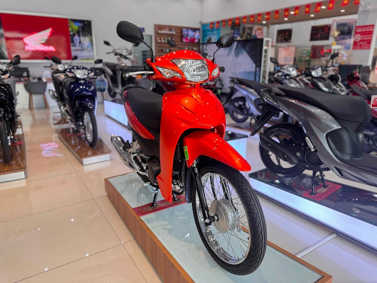 Bảng gi&aacute; xe Honda Wave Alpha 2026 th&aacute;ng 8/2026: Giảm sập s&agrave;n, đại l&yacute; chơi lớn trước l&agrave;n s&oacute;ng xe điện