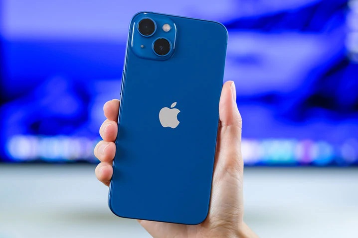 Đ&acirc;y l&agrave; vua iPhone gi&aacute; rẻ tại Việt Nam, đang b&aacute;n xả kho rẻ như cho trước khi iPhone 18 Pro Max ra mắt