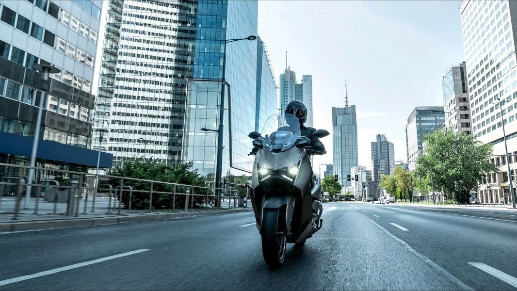 &lsquo;So&aacute;n ng&ocirc;i&rsquo; Honda SH, Yamaha ch&iacute;nh thức ra mắt &lsquo;vua xe ga&rsquo; mới xịn hơn Air Blade, c&oacute; ABS 2 k&ecirc;nh v&agrave; TCS, gi&aacute; cực &lsquo;mềm&rsquo; ảnh 1