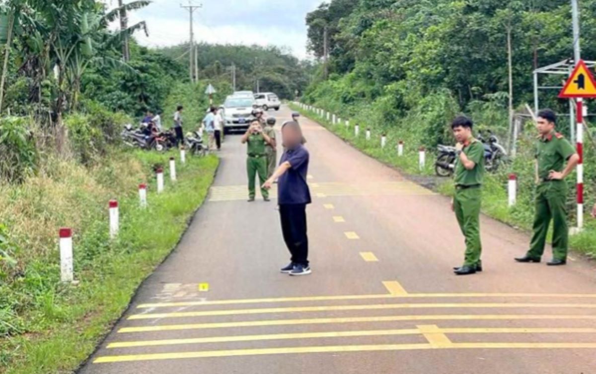 &Ocirc; t&ocirc; đ&acirc;m người đi tập thể dục rồi bỏ chạy: Bắt t&agrave;i xế c&aacute;ch hiện trường h&agrave;ng trăm km